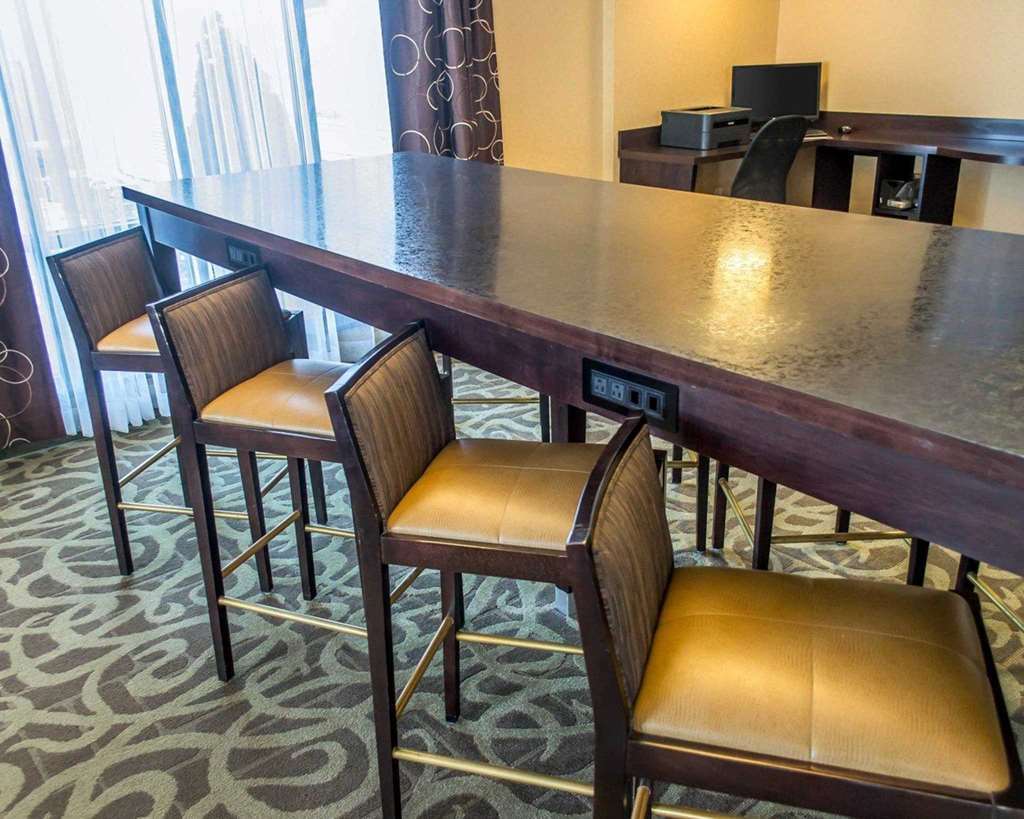 Clarion Hotel Beachwood-Cleveland Restoran fotoğraf